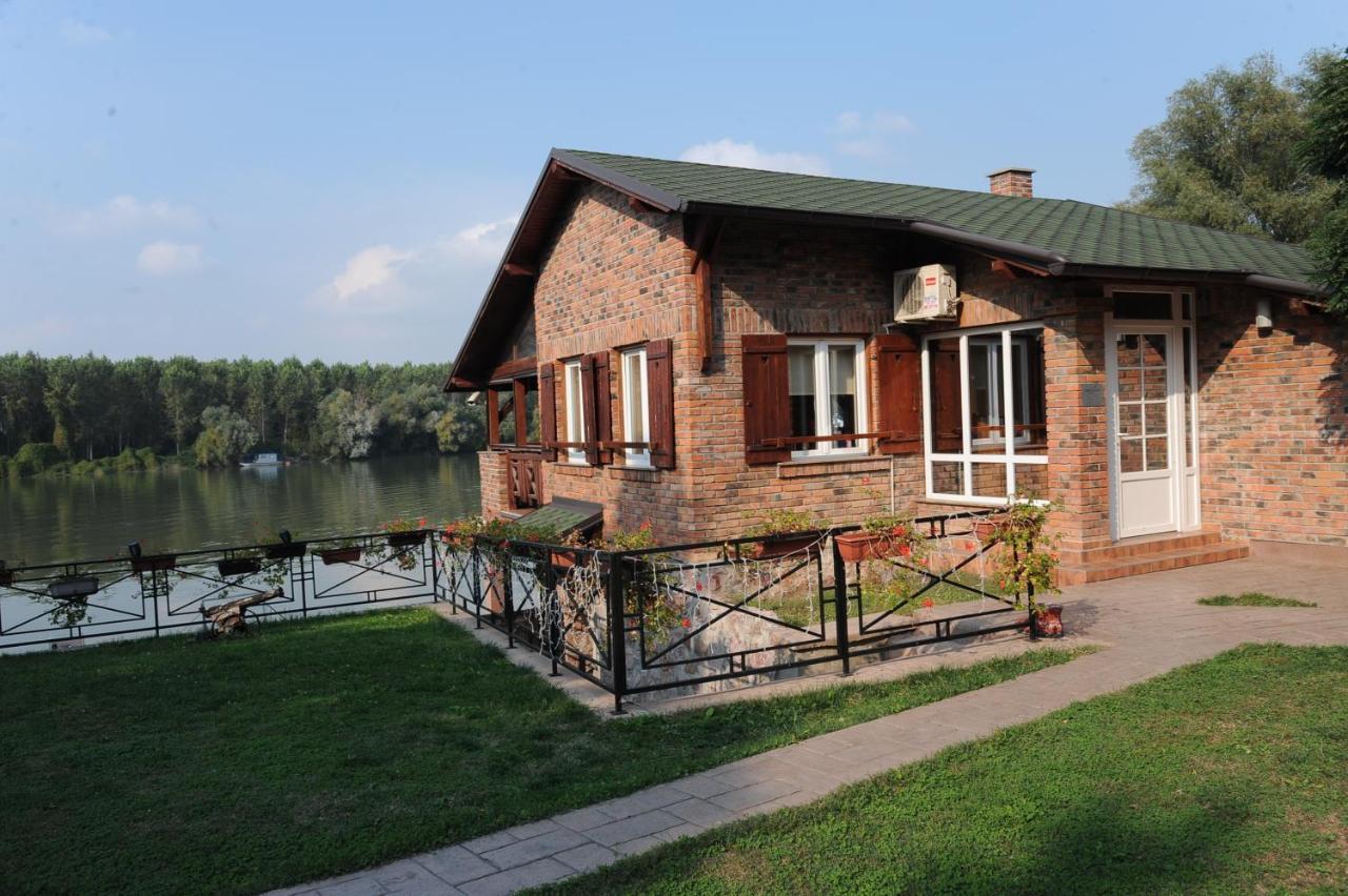 Vila Odmor Na Dunavu Beocin Exterior foto